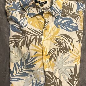 EXPRESS Men's White Floral Button Down!!! 👕